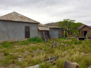 remains-of-a-house-in-lake-valley-new-mexico